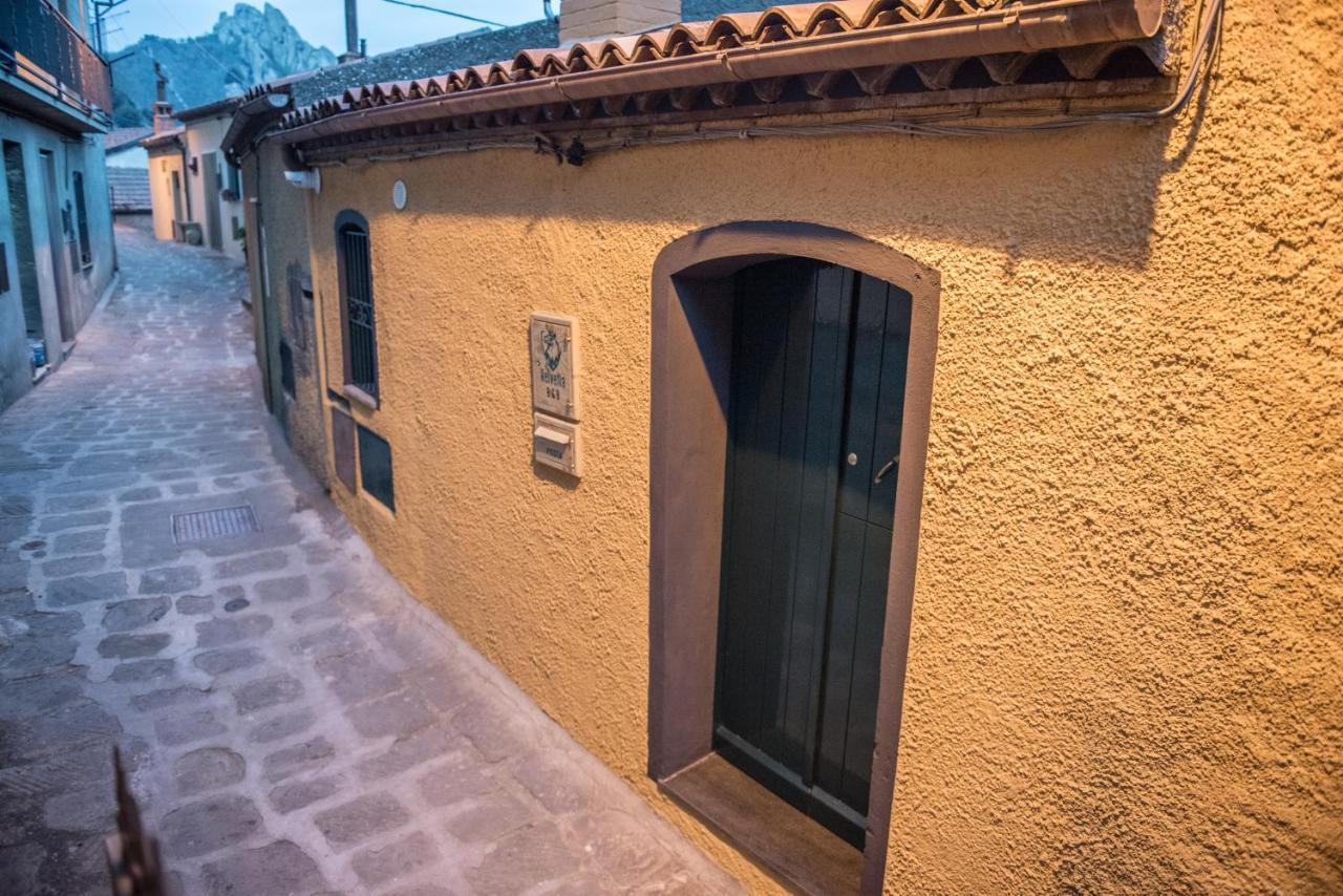 Helvetia Bed & Breakfast Castelmezzano Buitenkant foto