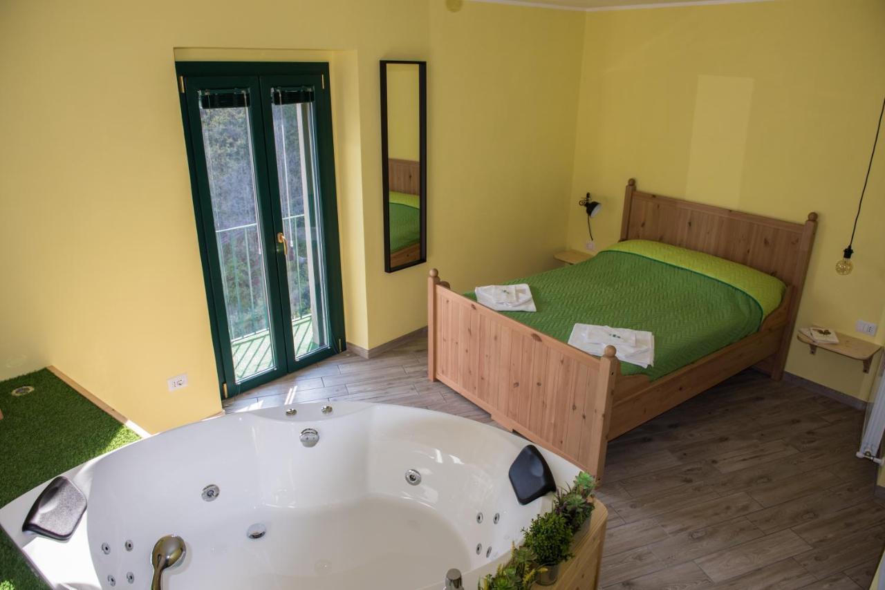 Helvetia Bed & Breakfast Castelmezzano Buitenkant foto