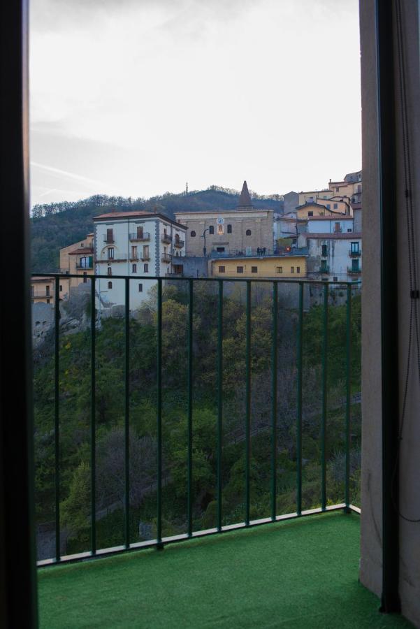Helvetia Bed & Breakfast Castelmezzano Buitenkant foto